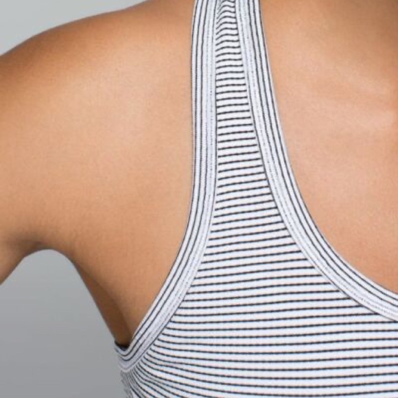 Lululemon Swiftly Tech Striped Black & White Tank Size 10 Workout Shirt Women’s - Picture 7 of 10